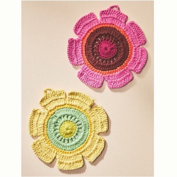 Anthropologie Fresh Picked Crochet Dishcloths Set/2 Flower Coasters Dish Cloths - Picture 2 of 6